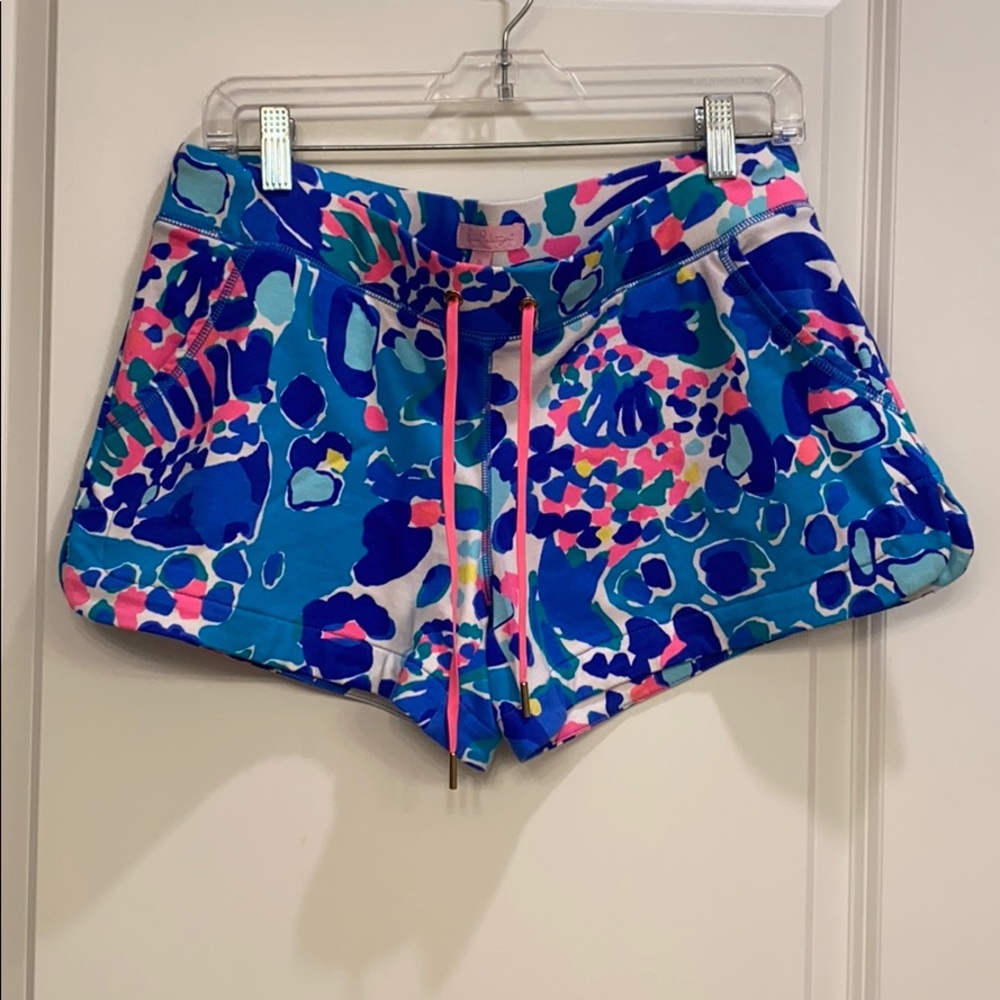 LIKE NEW - Lilly shorts!